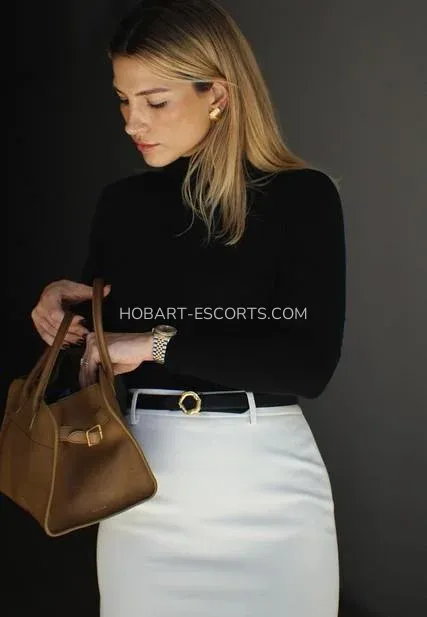 Hobart escorts Rylee — 3