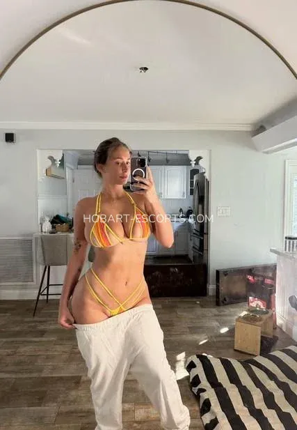 Hobart escorts Maggie — 1