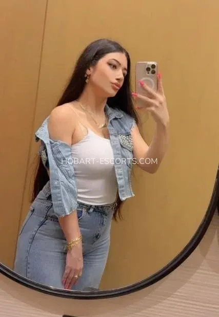 Hobart escorts Chloe — 4